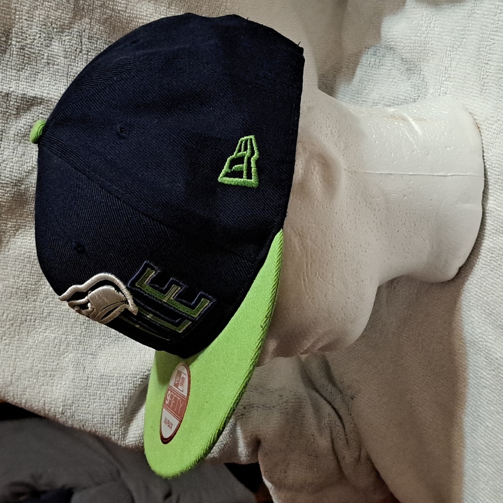 Seattle Seahawks Hat (Hat1) - Picture 2 of 5